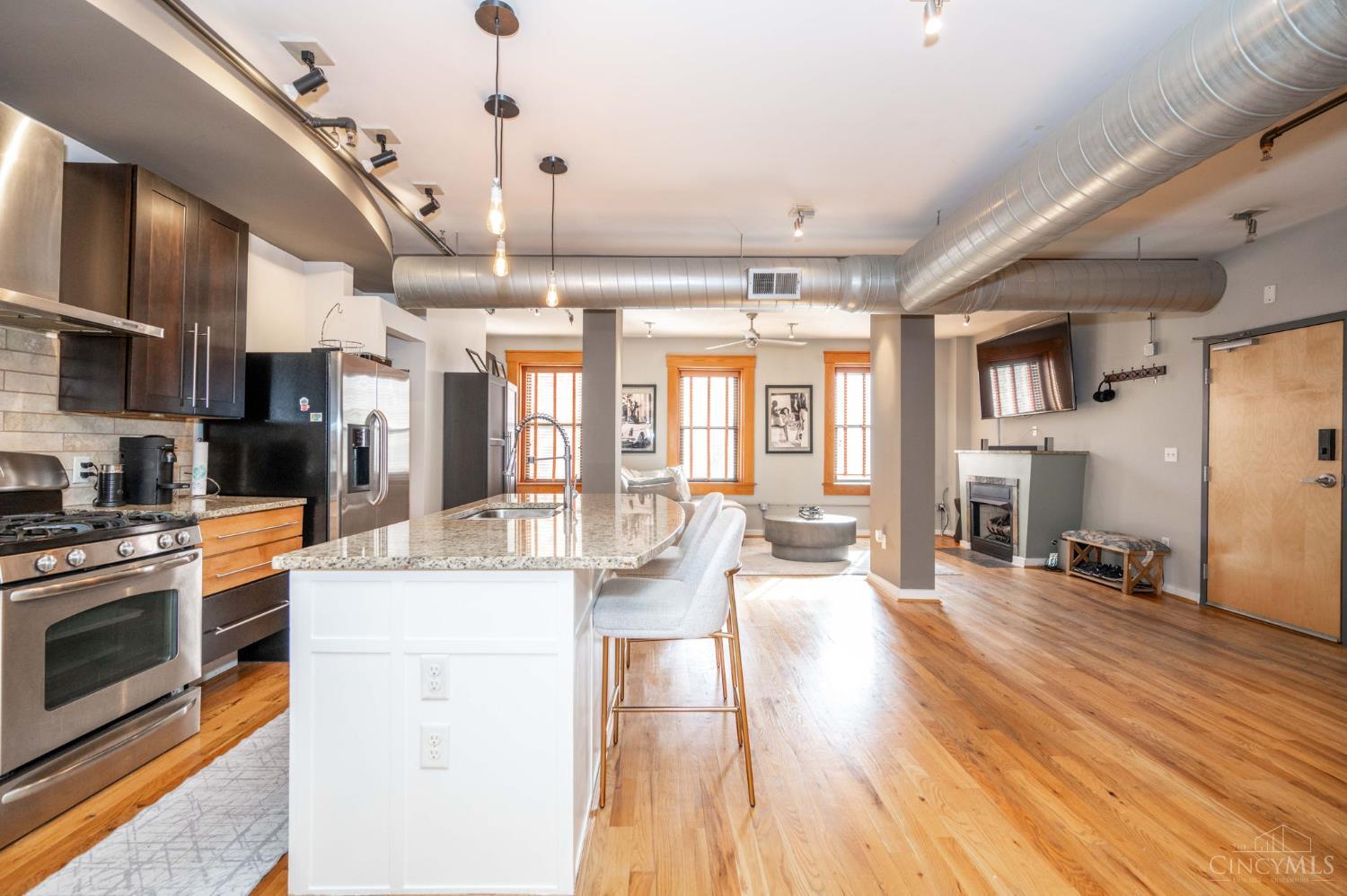 1417 Main Street 5