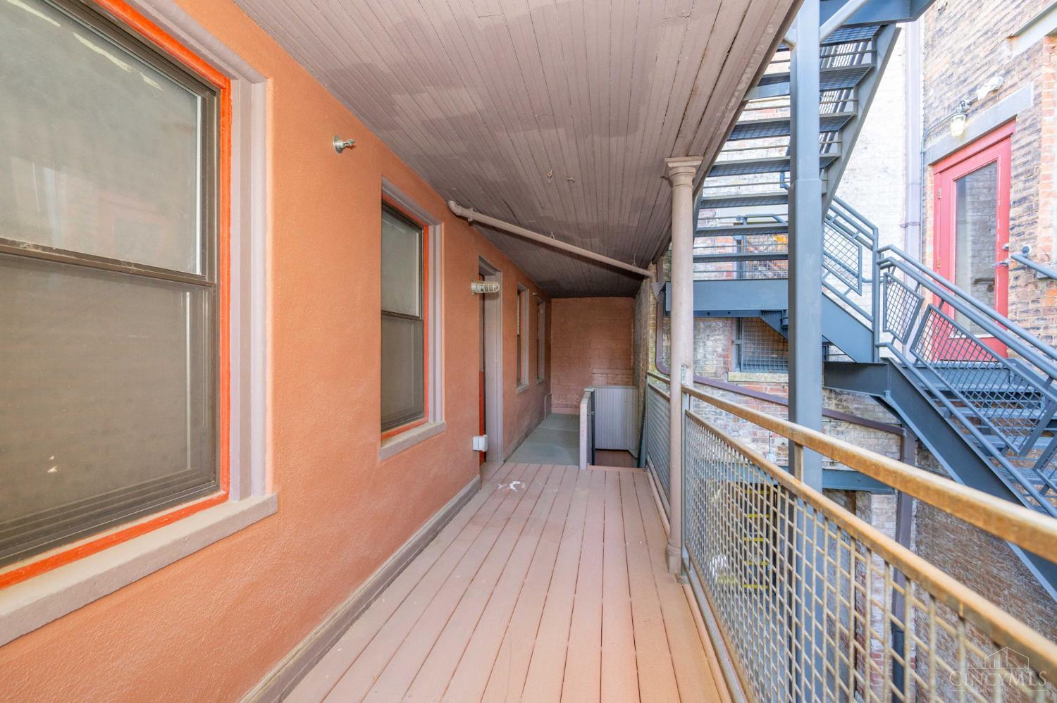 1417 Main Street 5