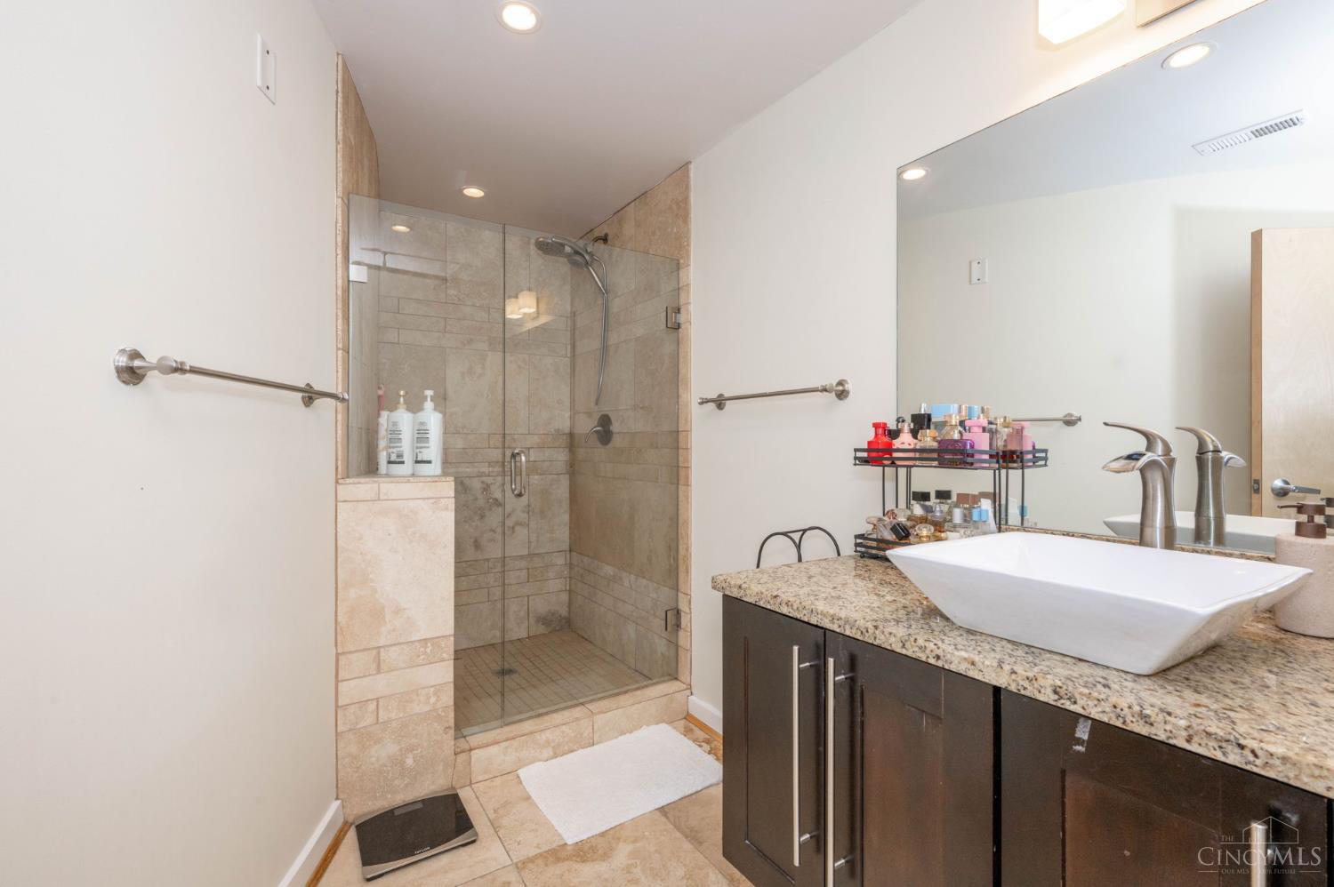 1417 Main Street 5