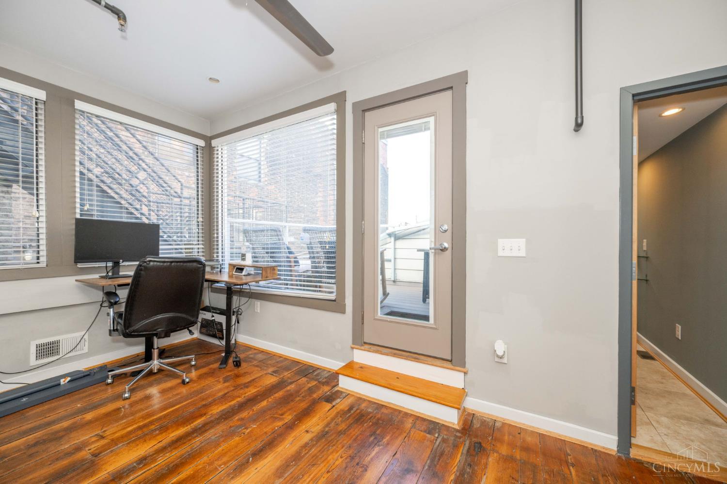 1417 Main Street 5