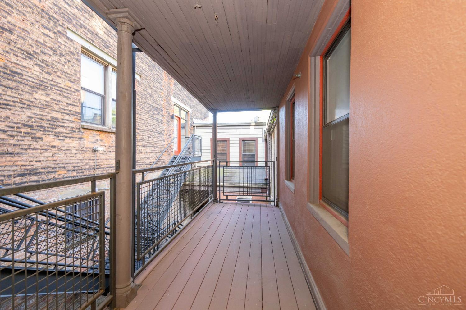 1417 Main Street 5