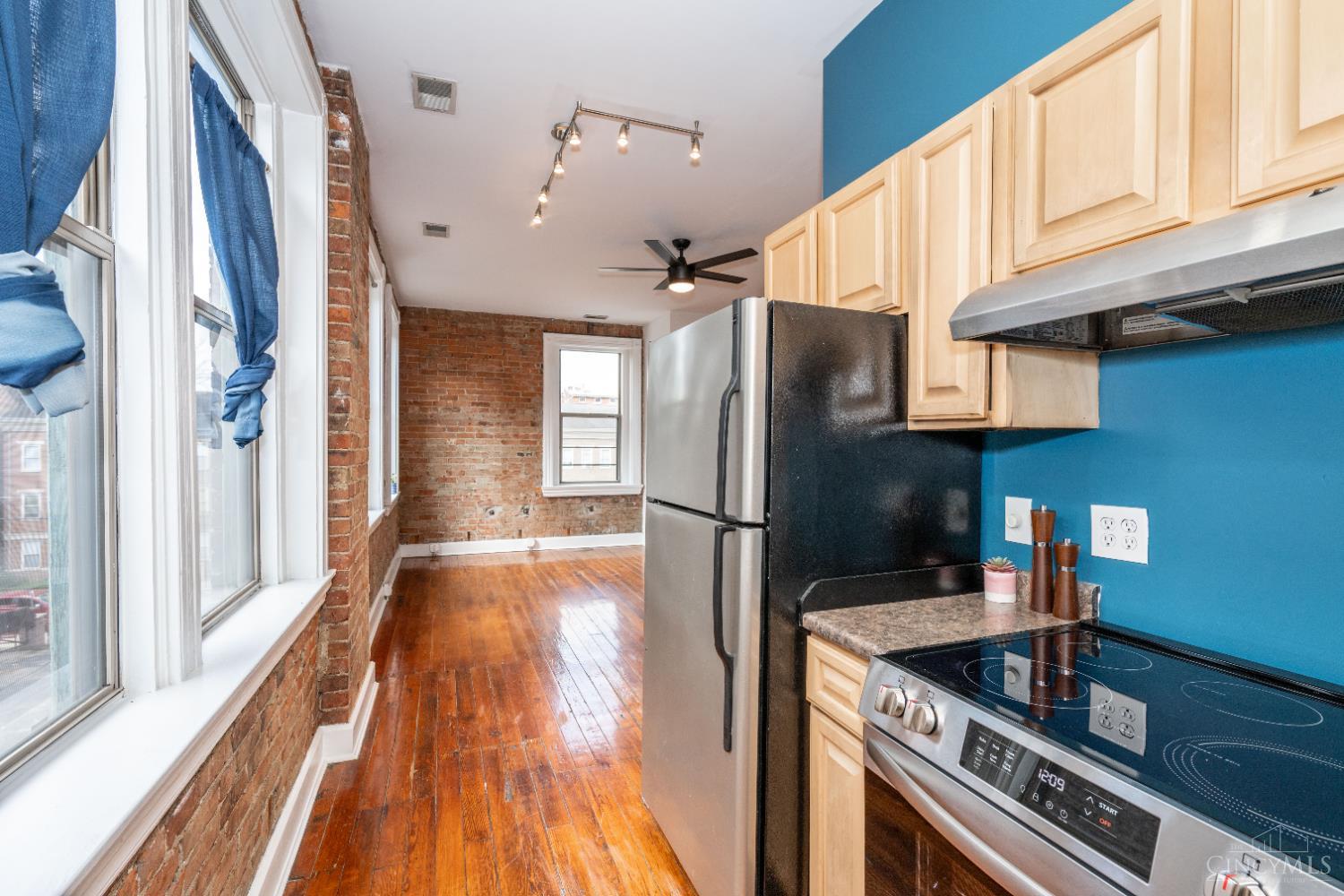 1345 Main Street Unit: 11