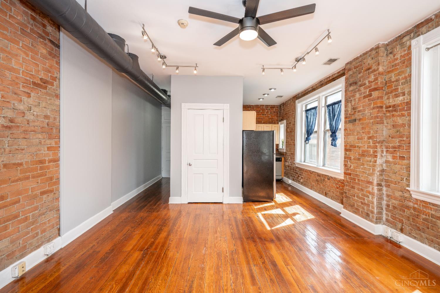 1345 Main Street Unit: 11