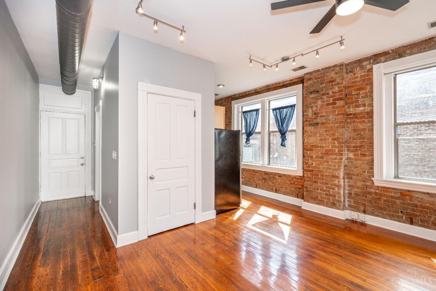 1345 Main Street Unit: 11