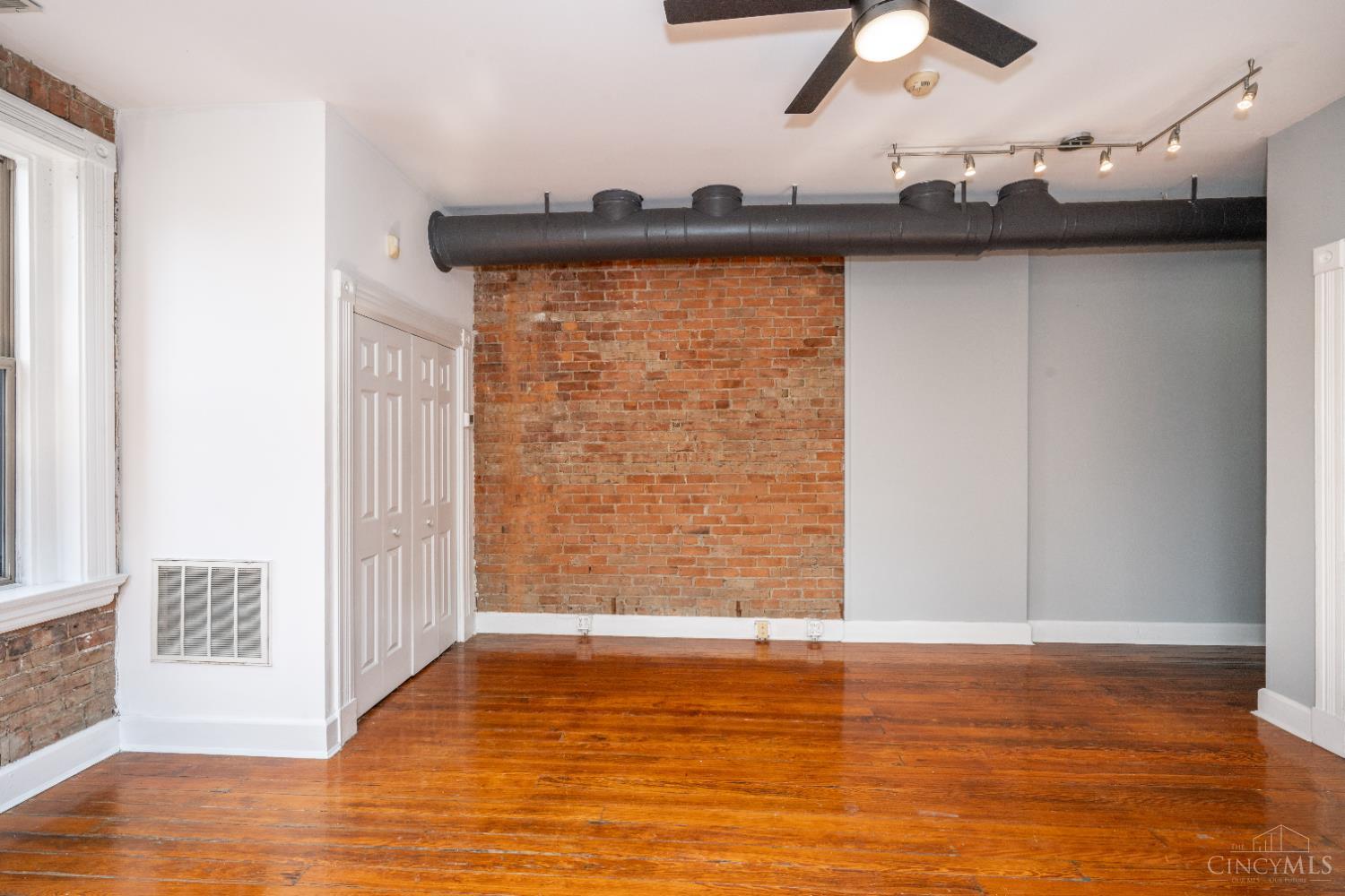 1345 Main Street Unit: 11