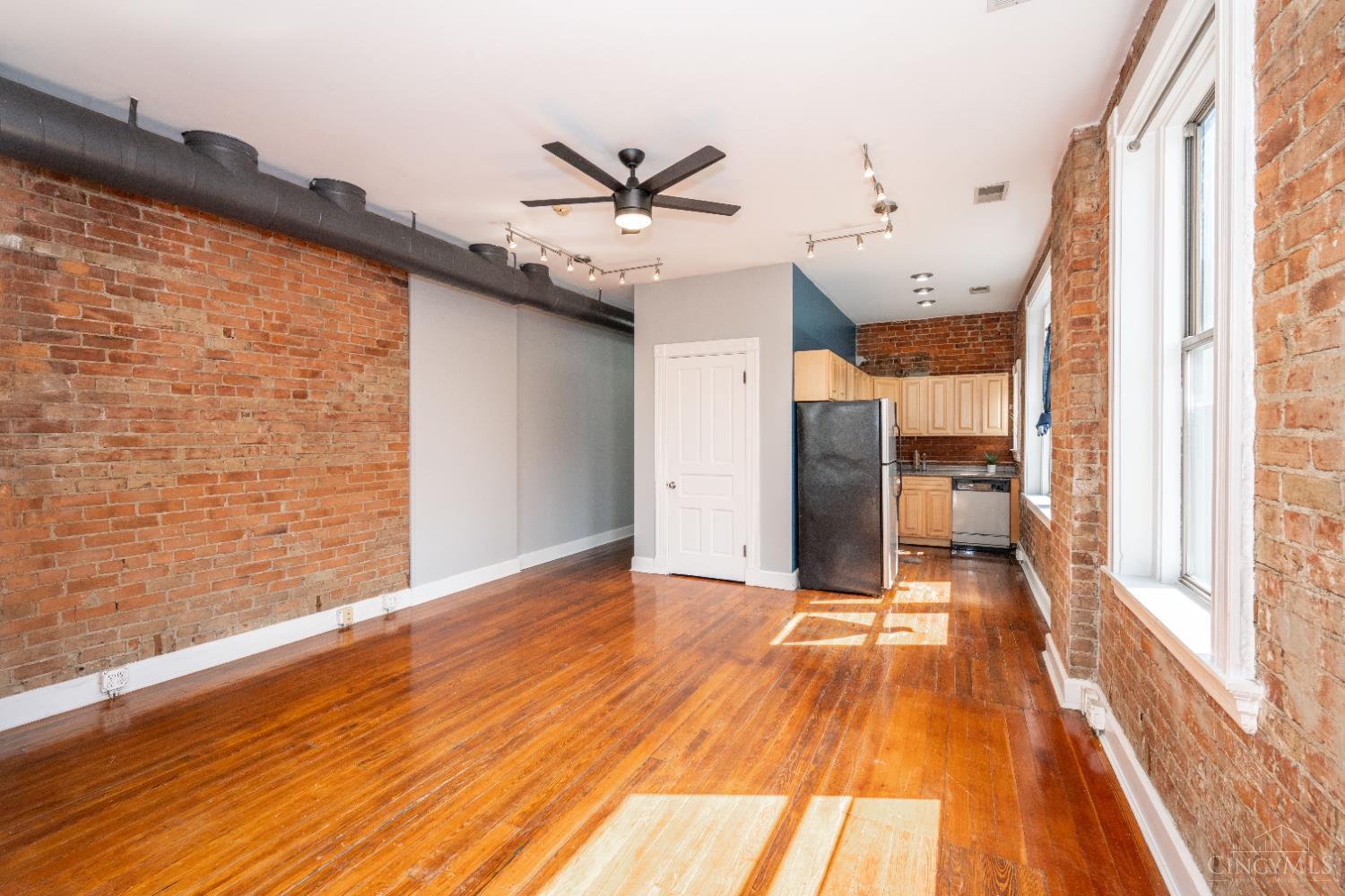 1345 Main Street Unit: 11