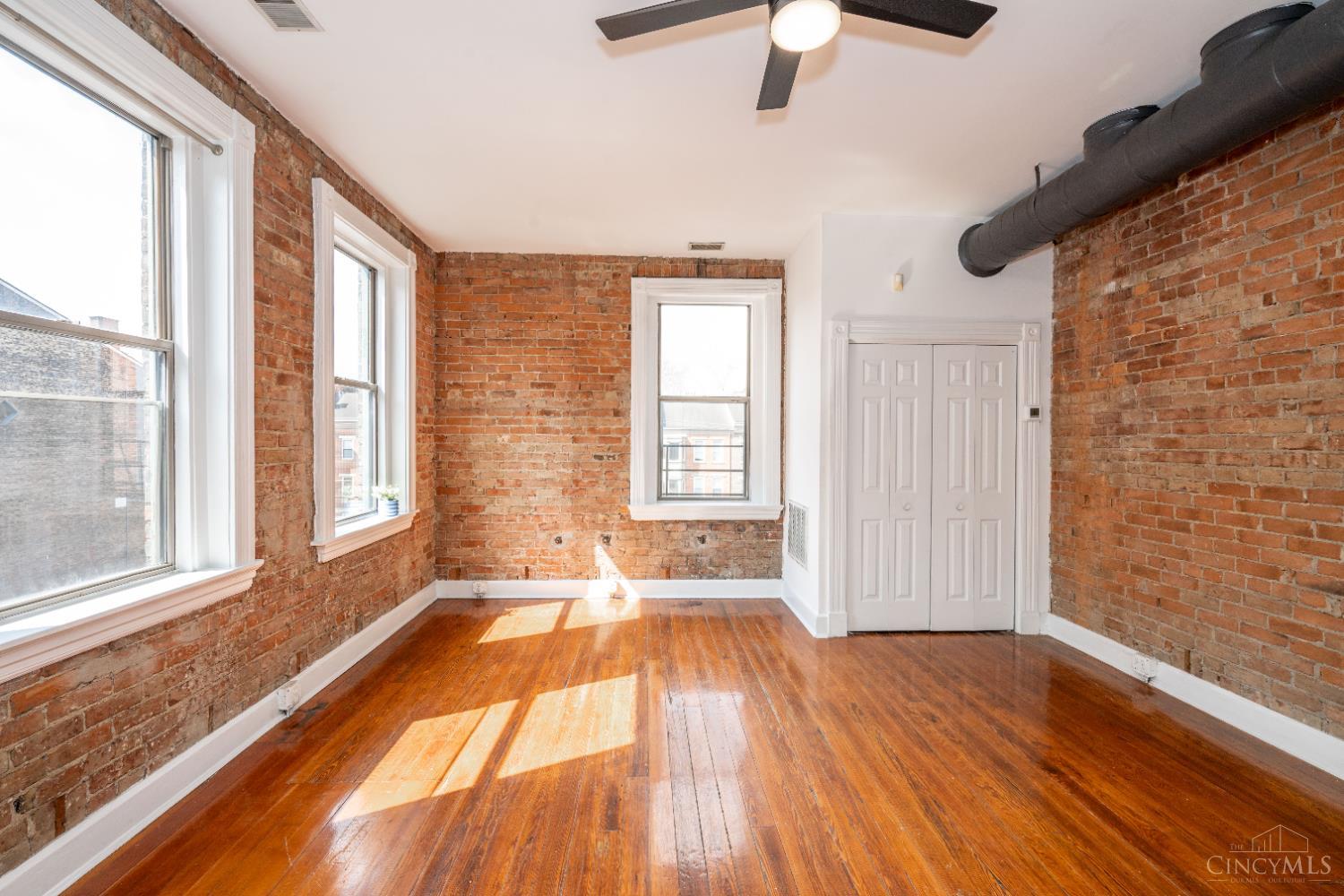 1345 Main Street Unit: 11
