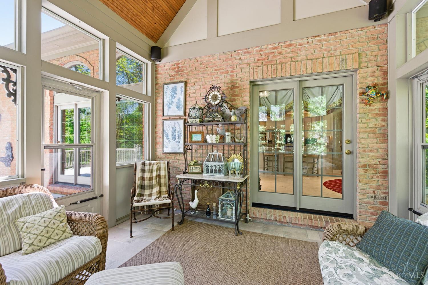 11 Camargo Canyon Drive