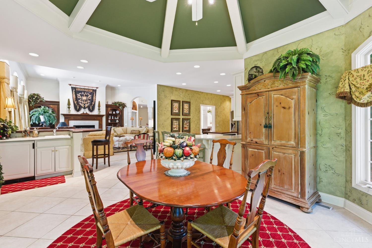 11 Camargo Canyon Drive