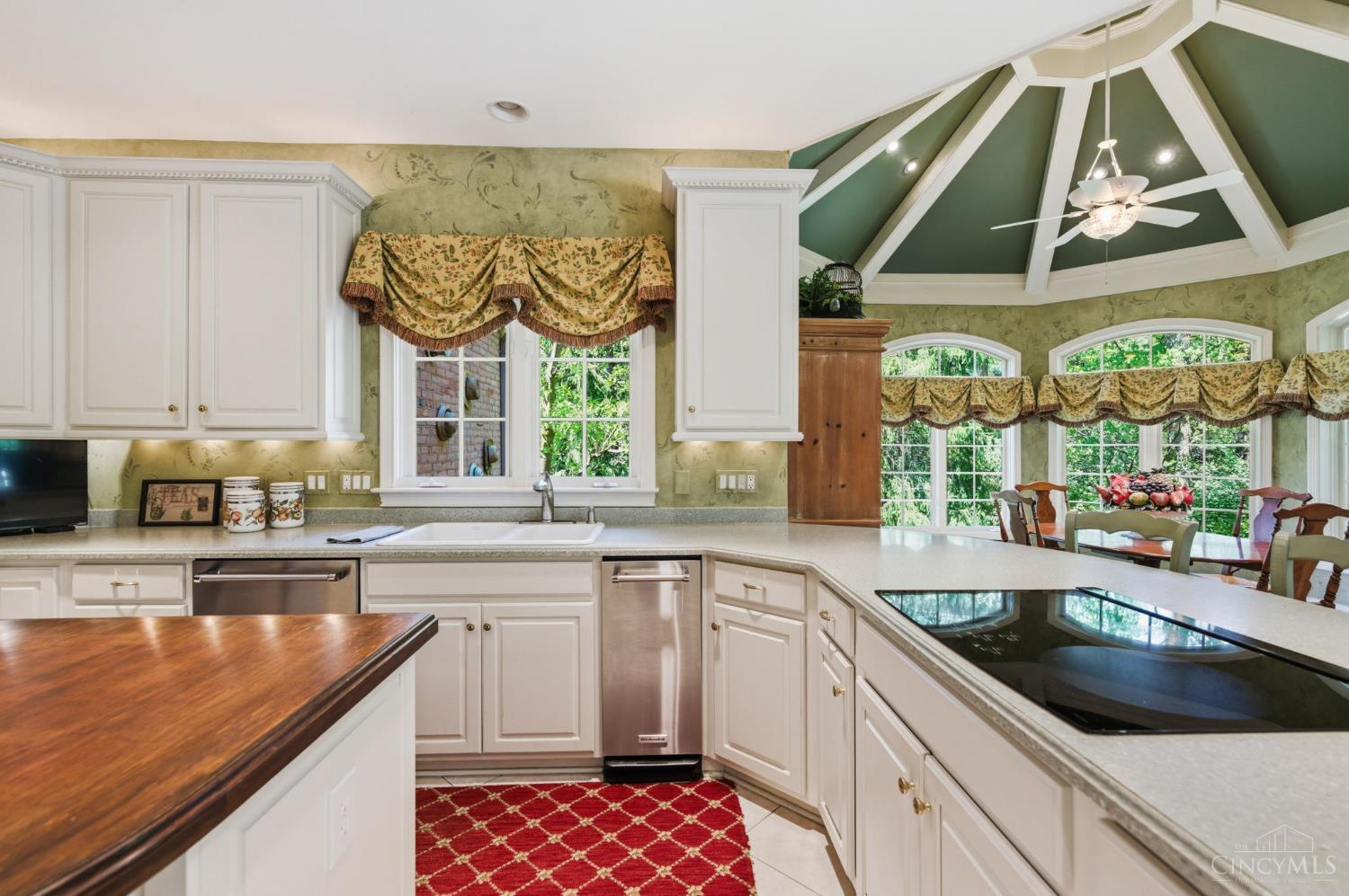 11 Camargo Canyon Drive