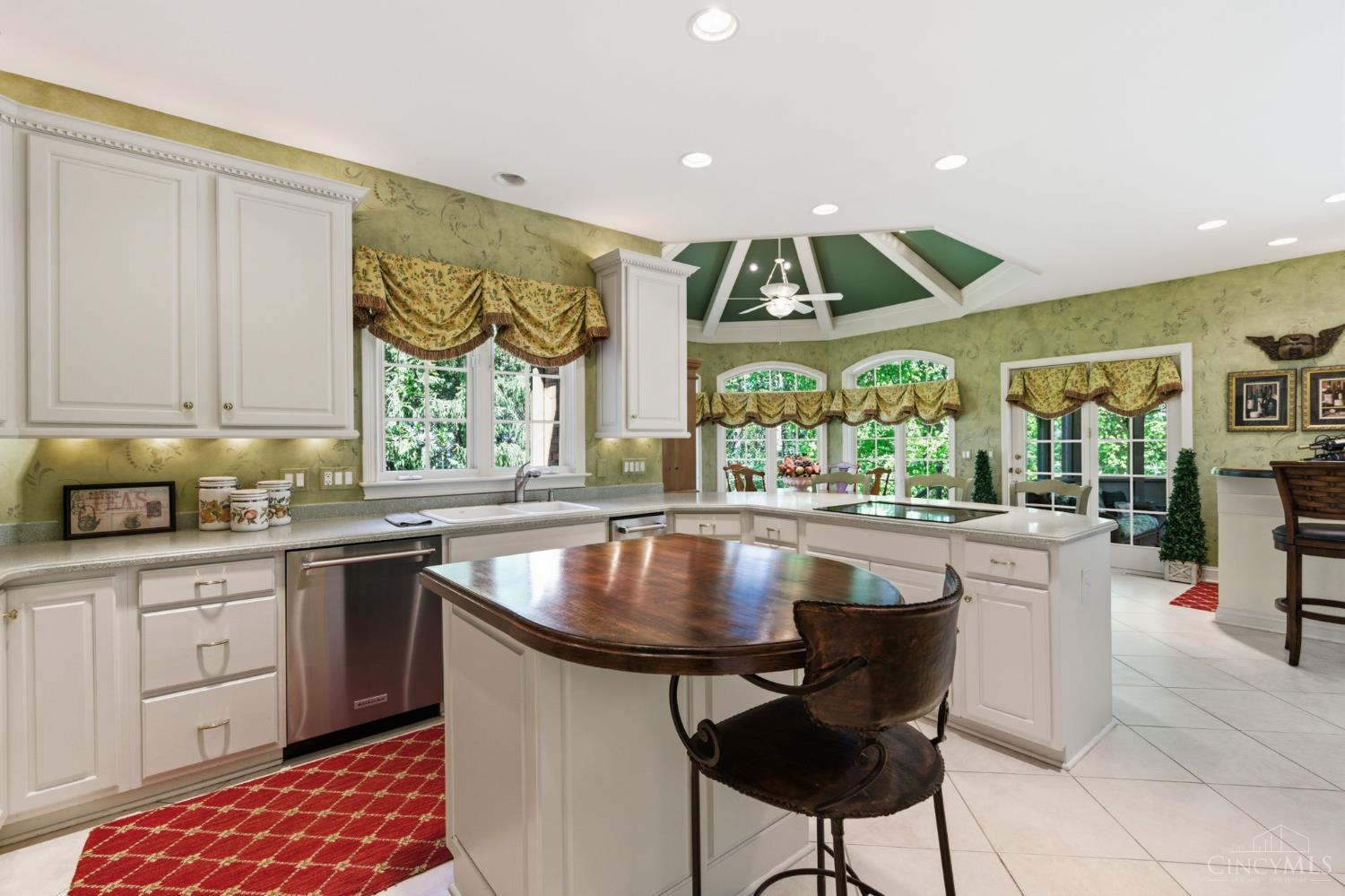 11 Camargo Canyon Drive