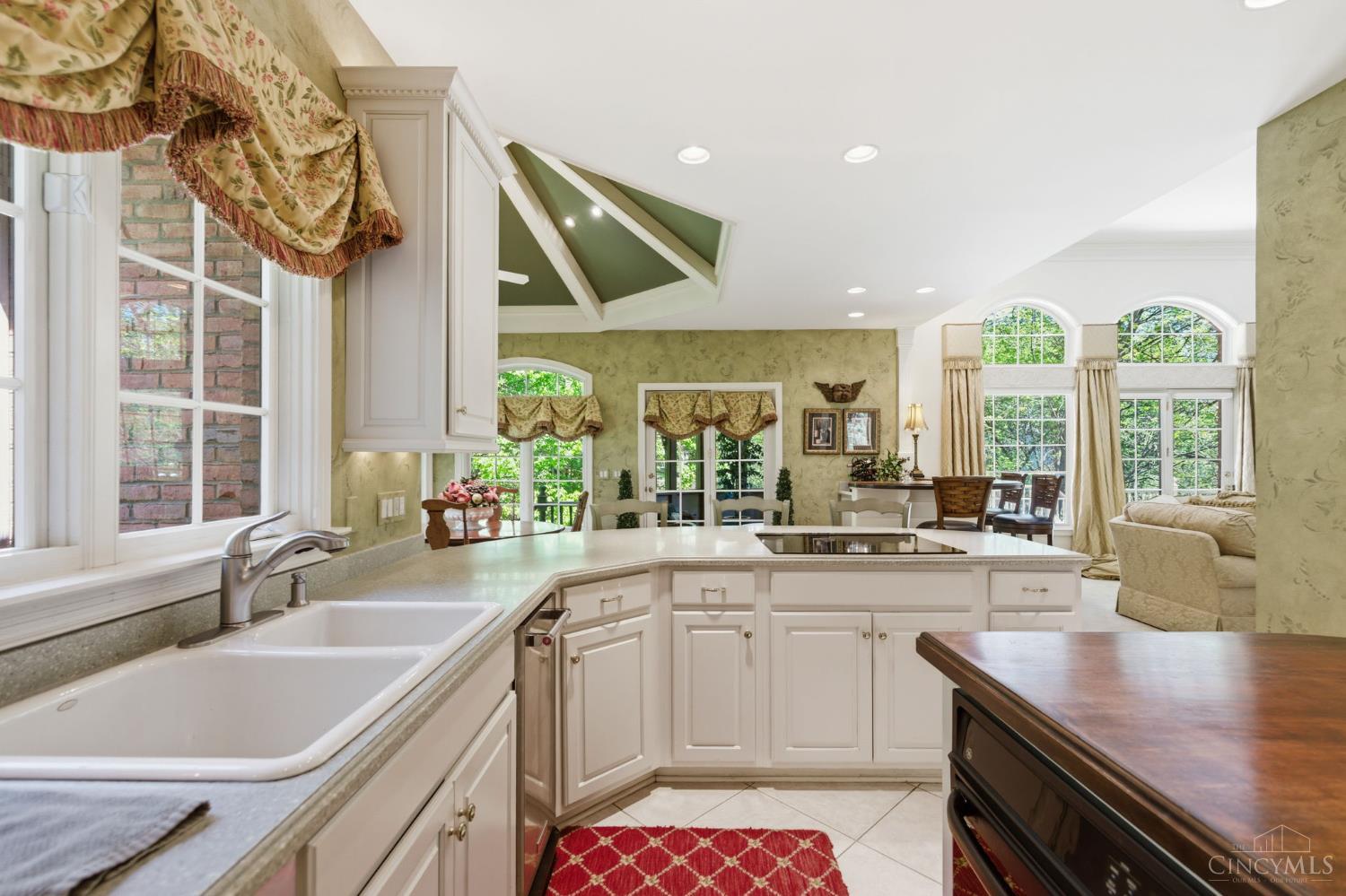 11 Camargo Canyon Drive