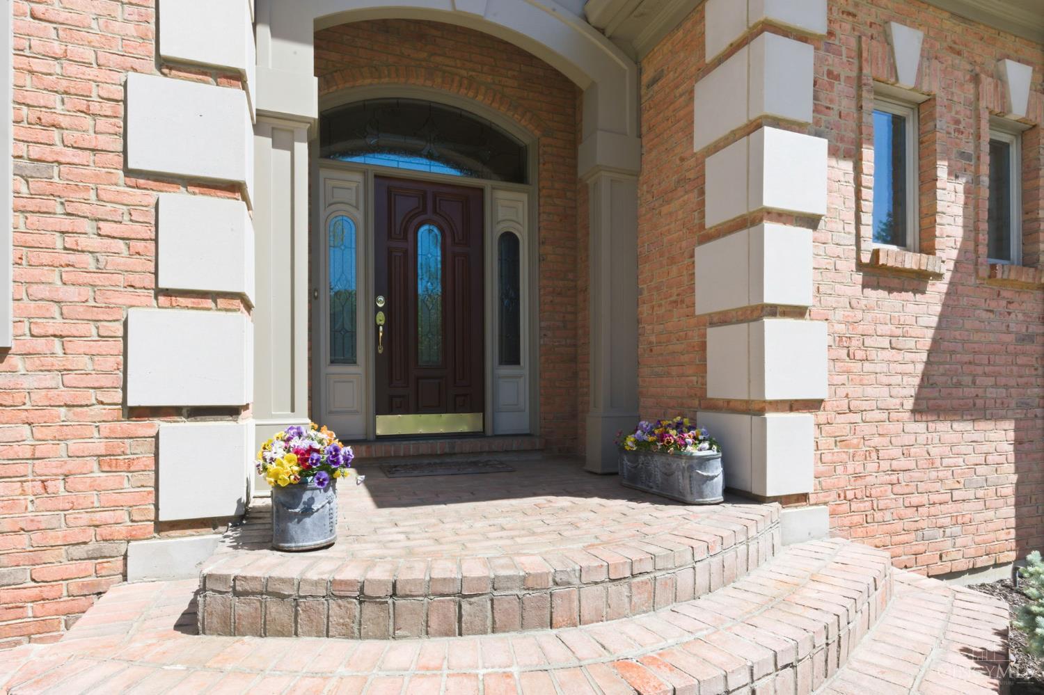 11 Camargo Canyon Drive