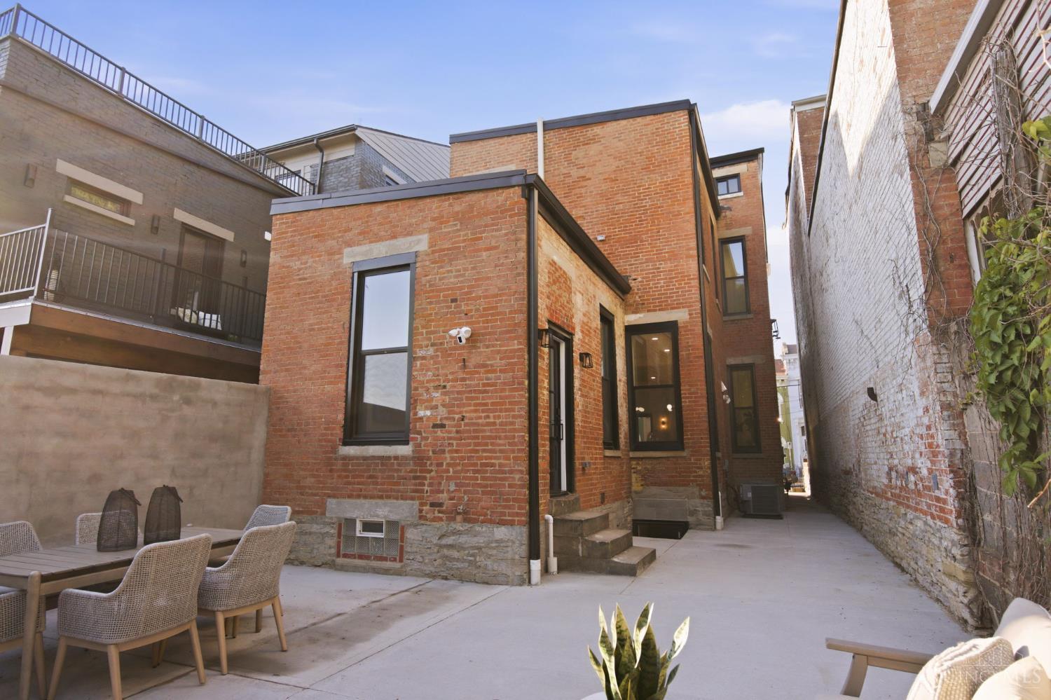 1117 Dayton Street