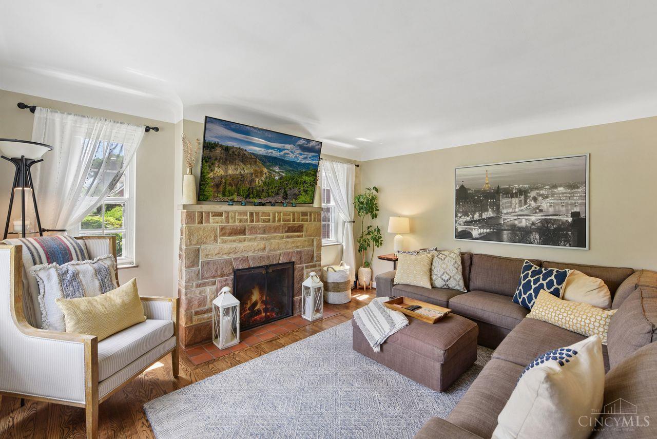3859 Drakewood Drive