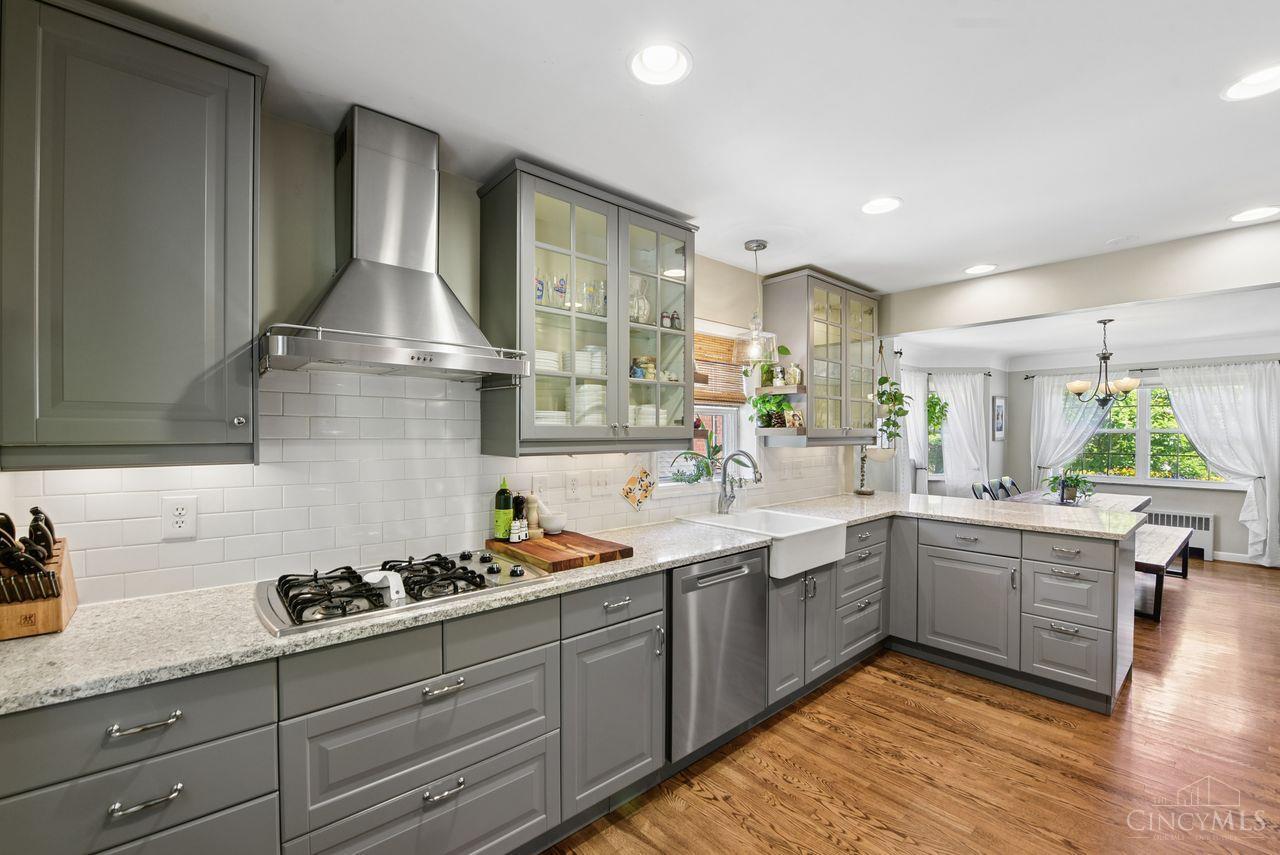 3859 Drakewood Drive