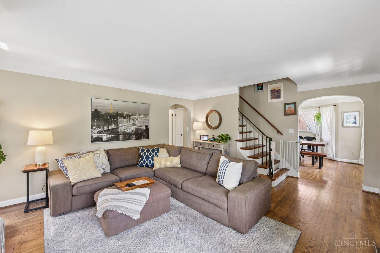 3859 Drakewood Drive