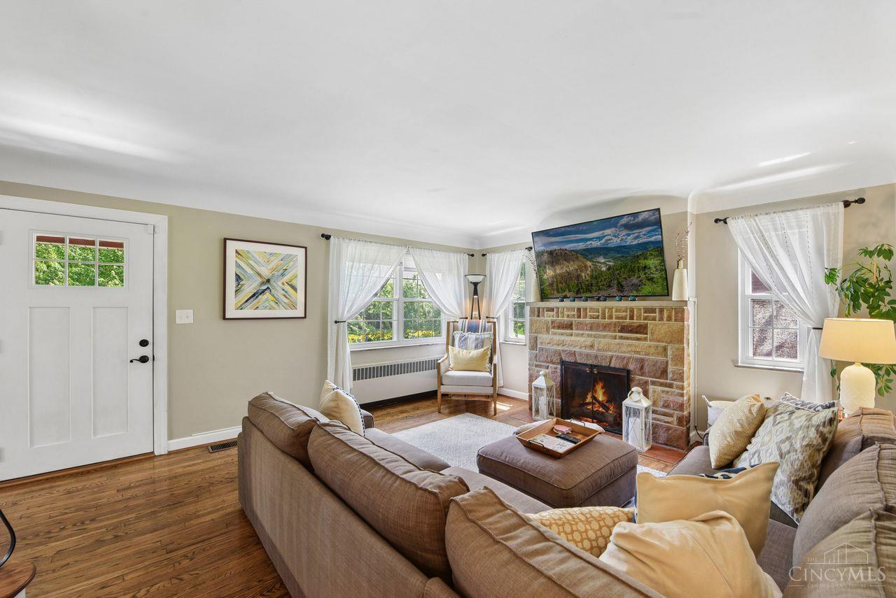 3859 Drakewood Drive