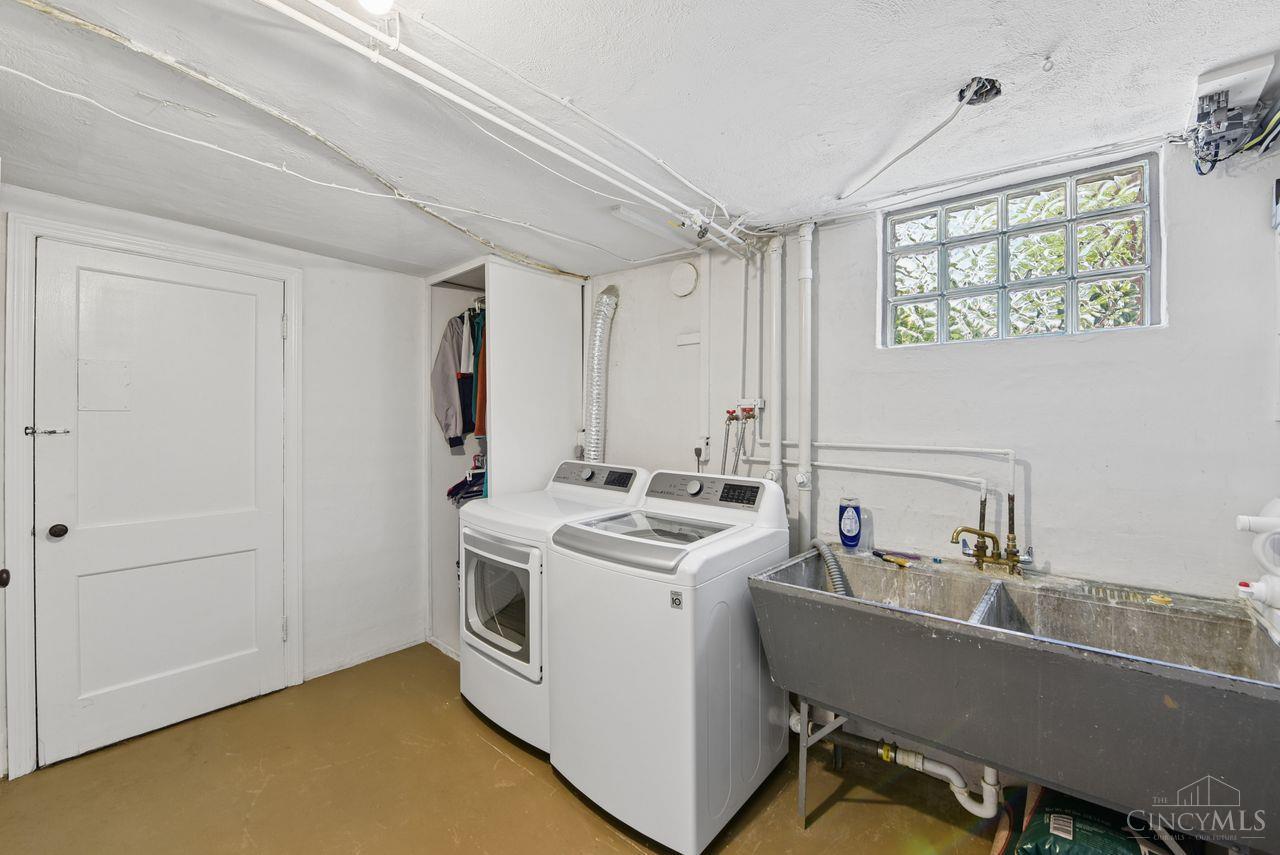 3859 Drakewood Drive