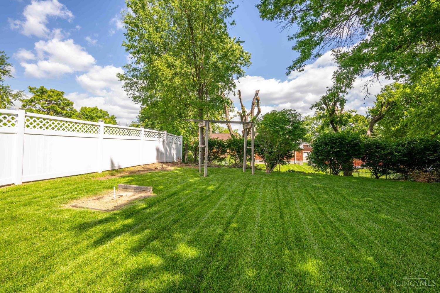 5542 Lawrence Road