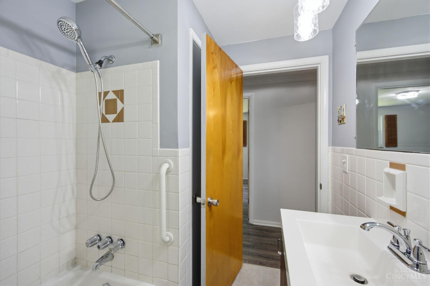 5779 Wolfpen-Pleasant Hill Road