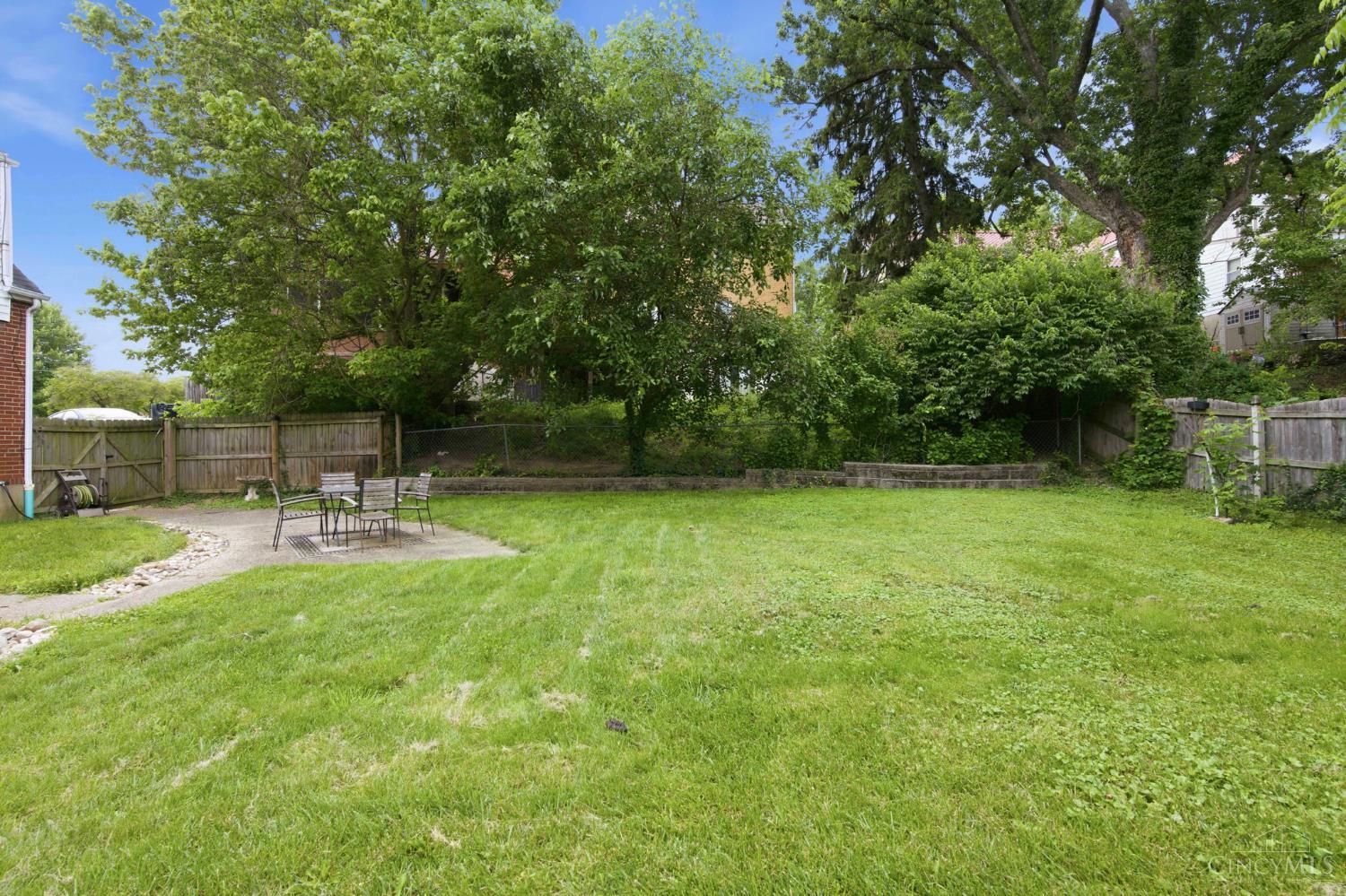 4158 Saint Lawrence Avenue