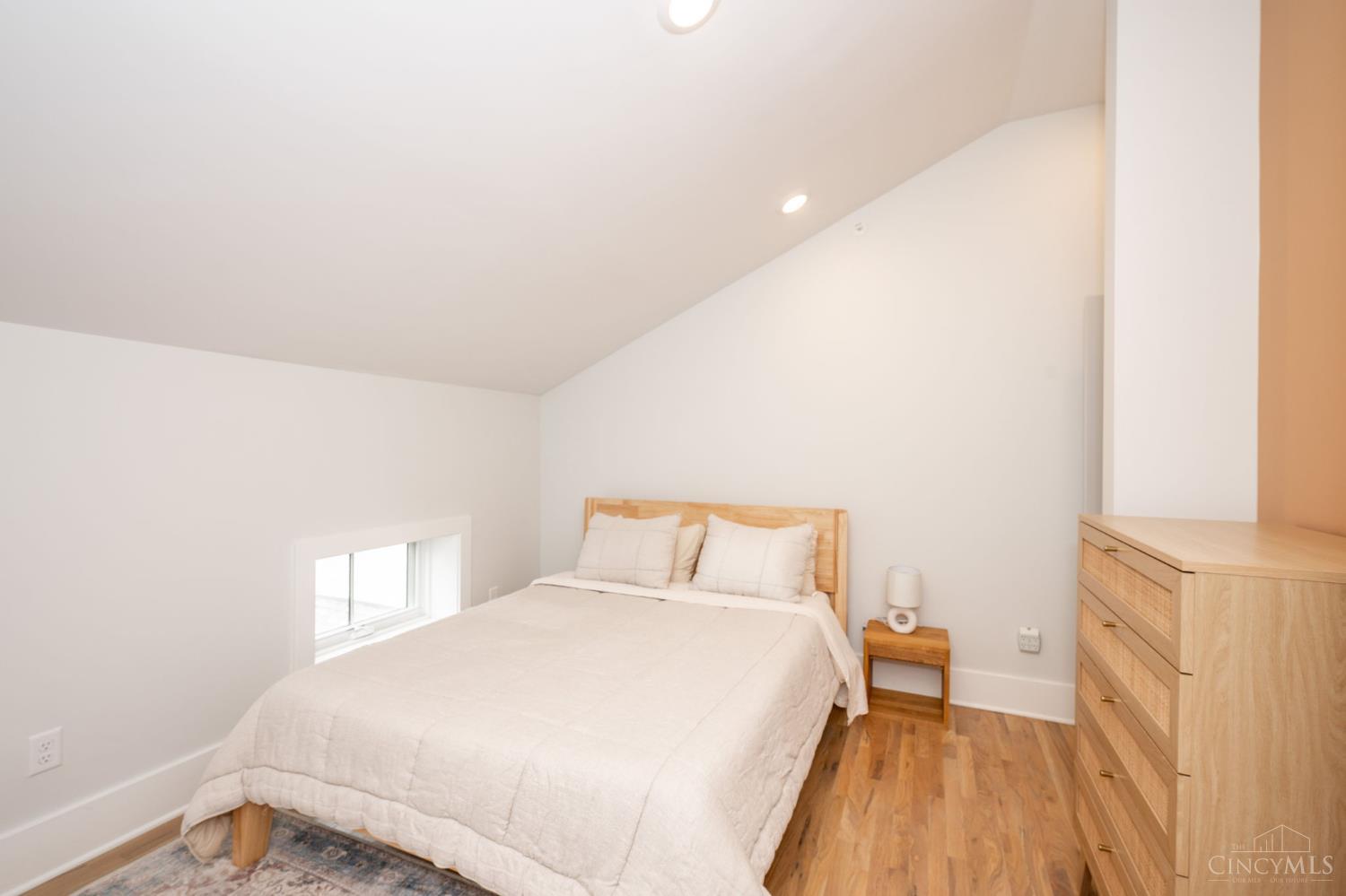 915 Vine Street Unit: 401
