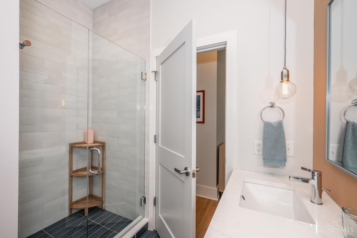 915 Vine Street Unit: 401