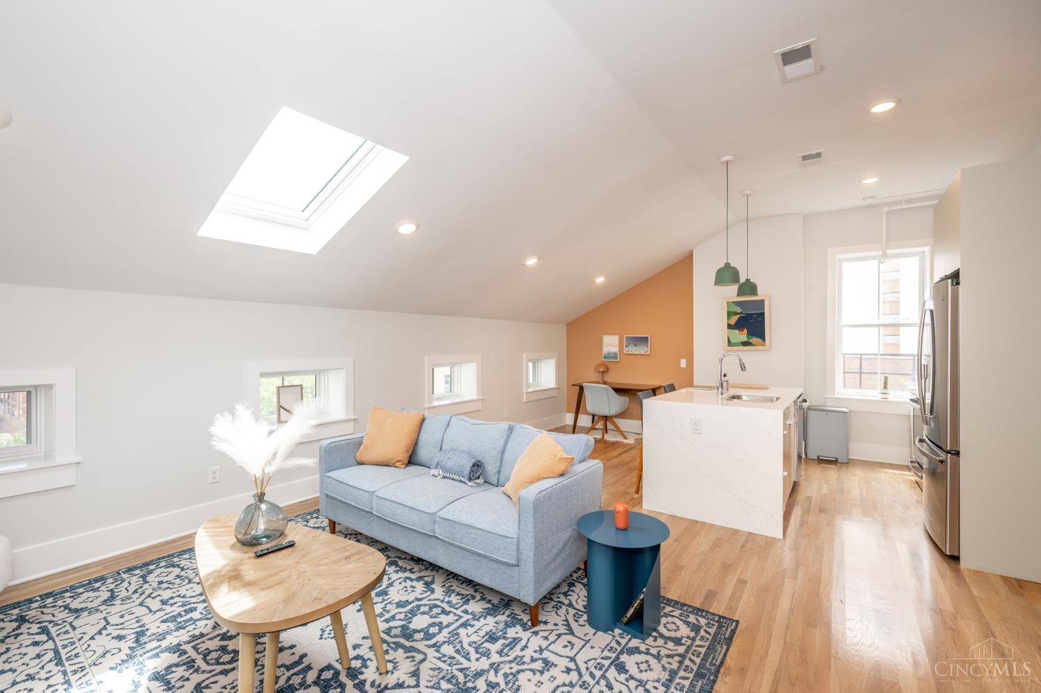 915 Vine Street Unit: 401