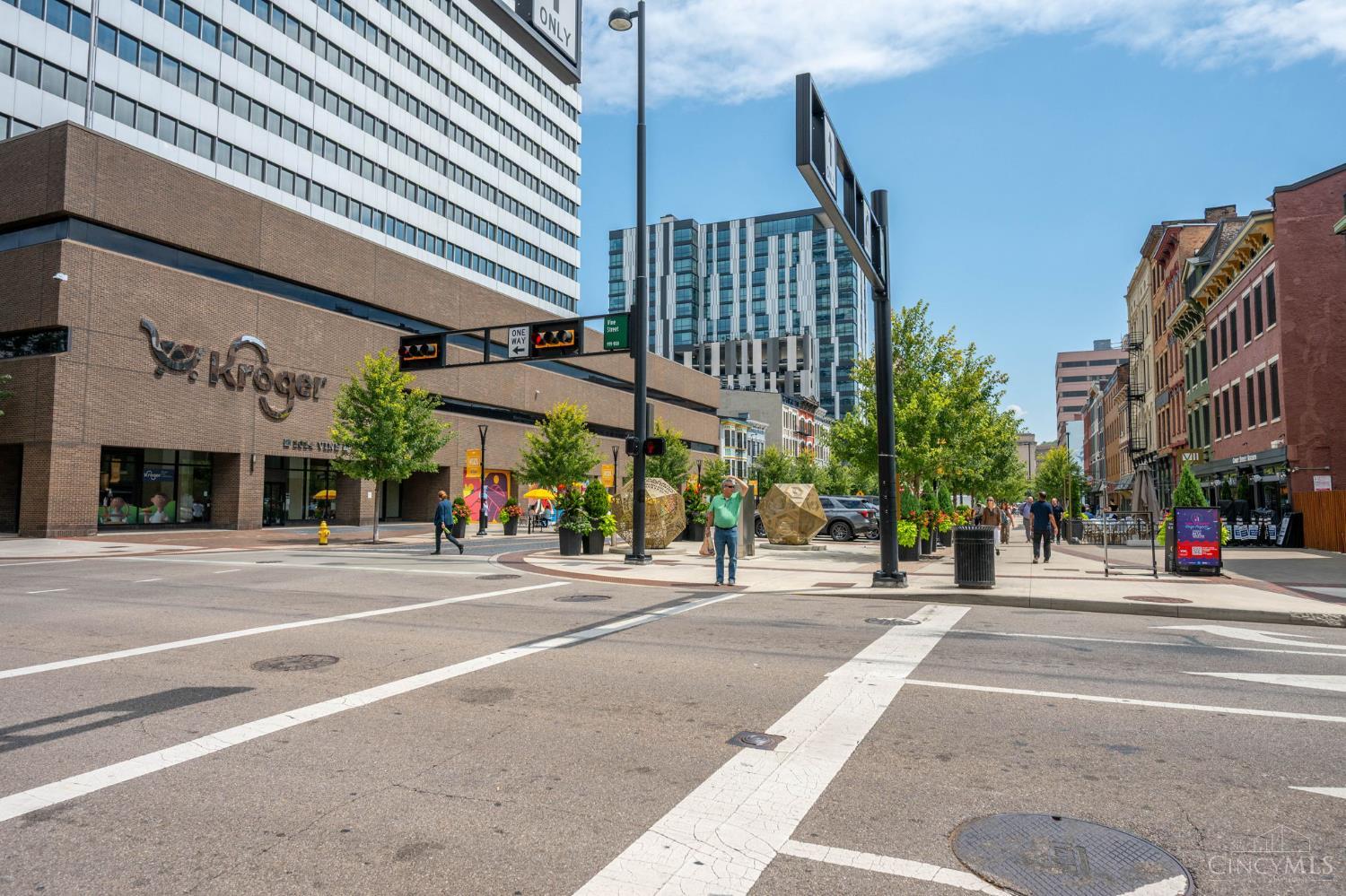 915 Vine Street Unit: 401