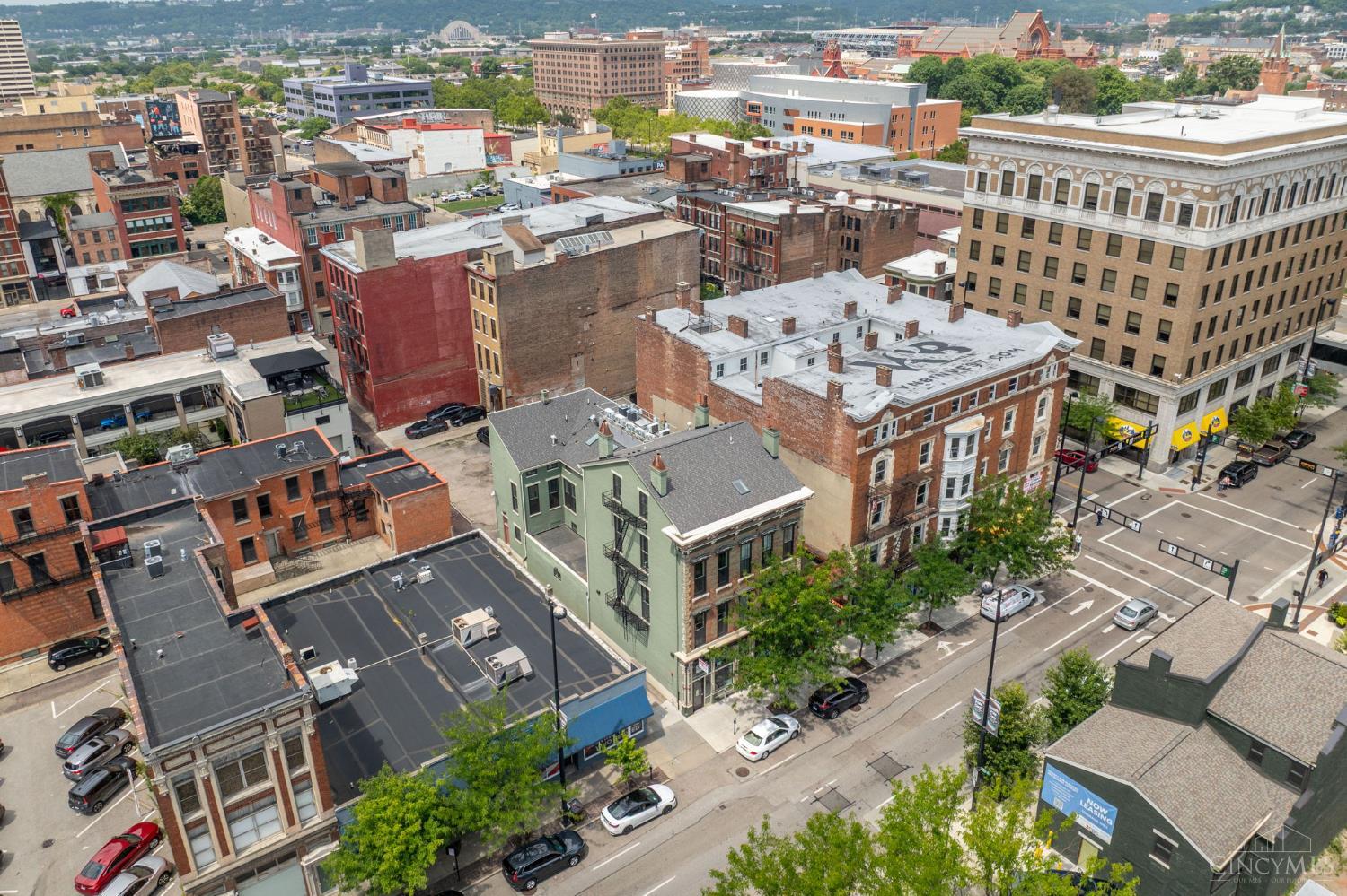 915 Vine Street Unit: 401