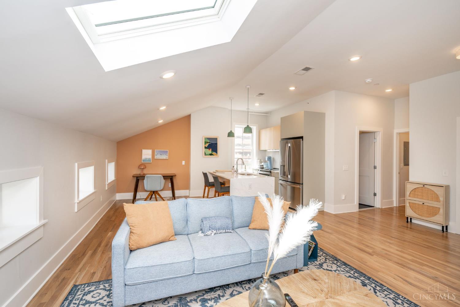 915 Vine Street Unit: 401