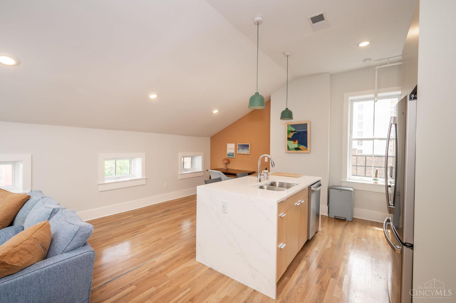 915 Vine Street Unit: 401