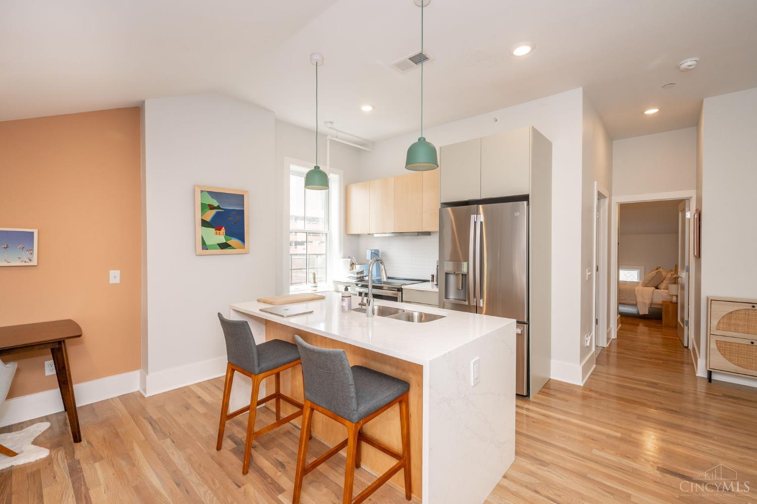 915 Vine Street Unit: 401