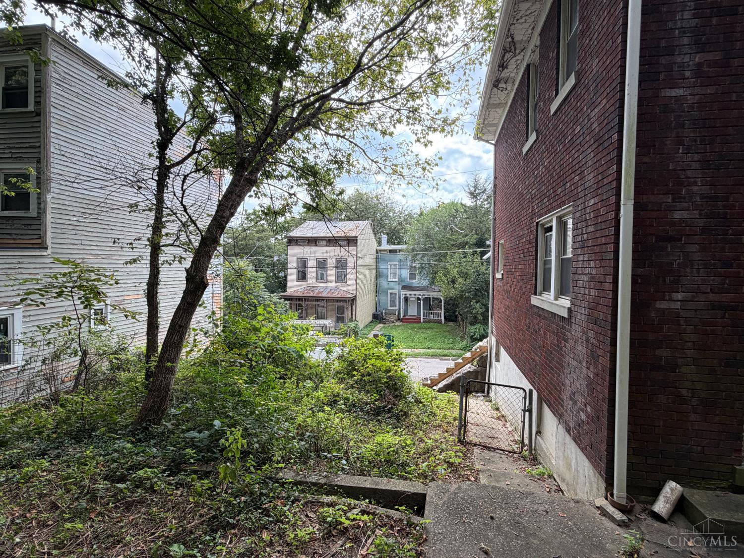 660 Steiner Avenue