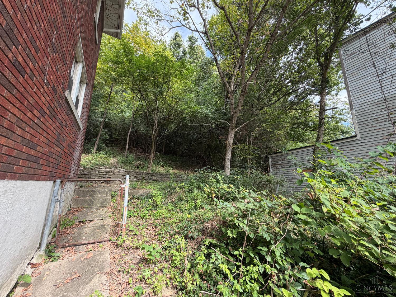 660 Steiner Avenue
