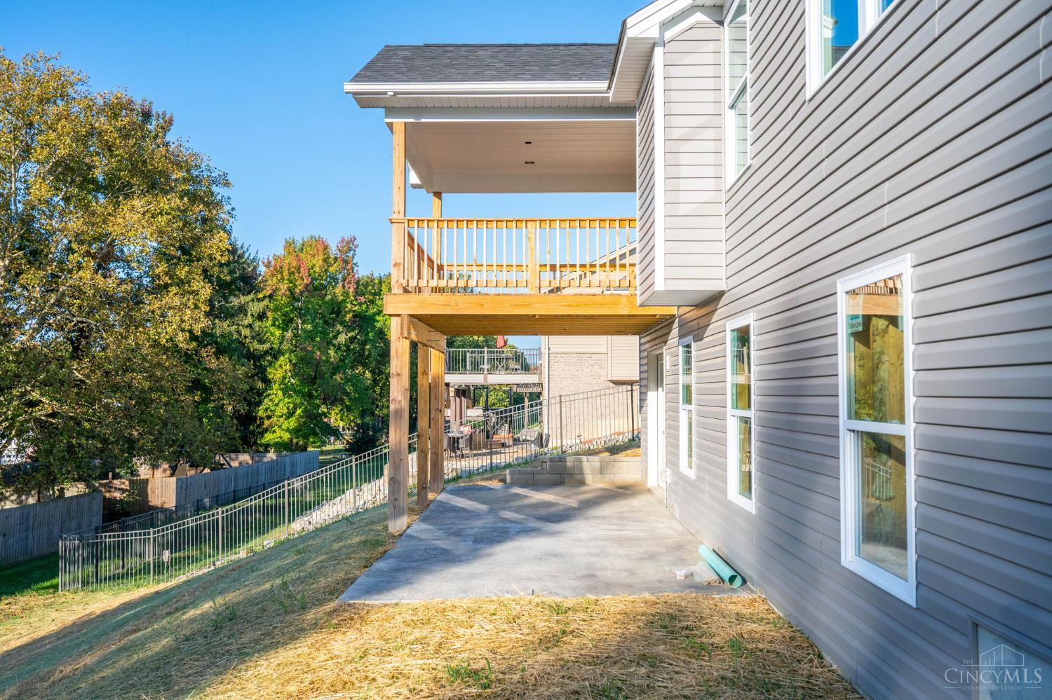 1325 Peregrine Way