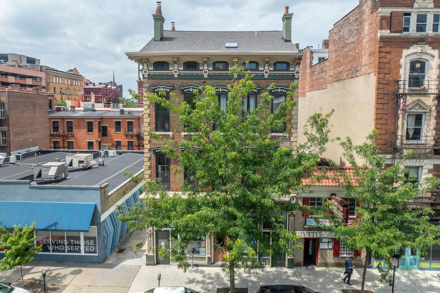 915 Vine Street Unit: 203