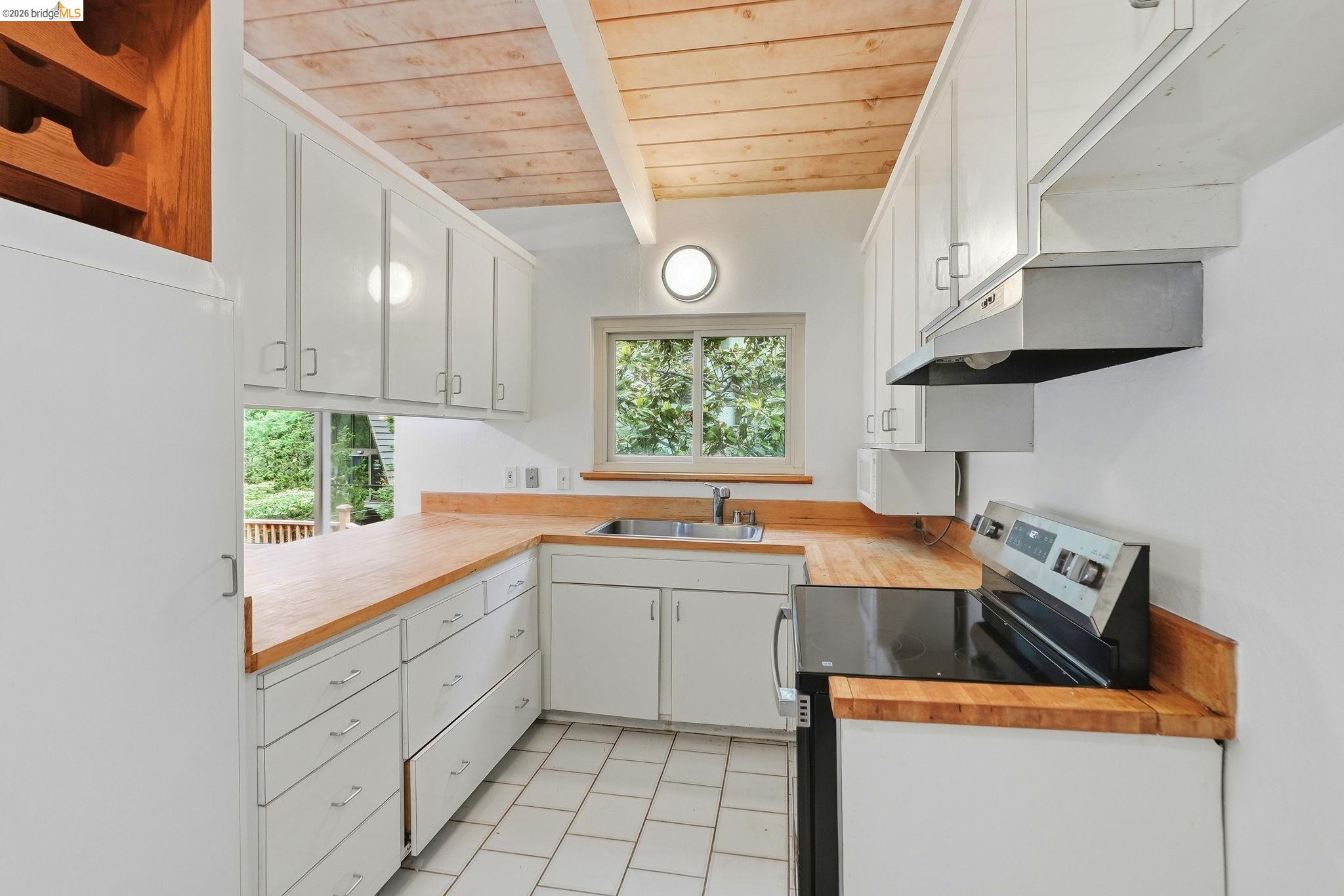33 Eastwood Ct