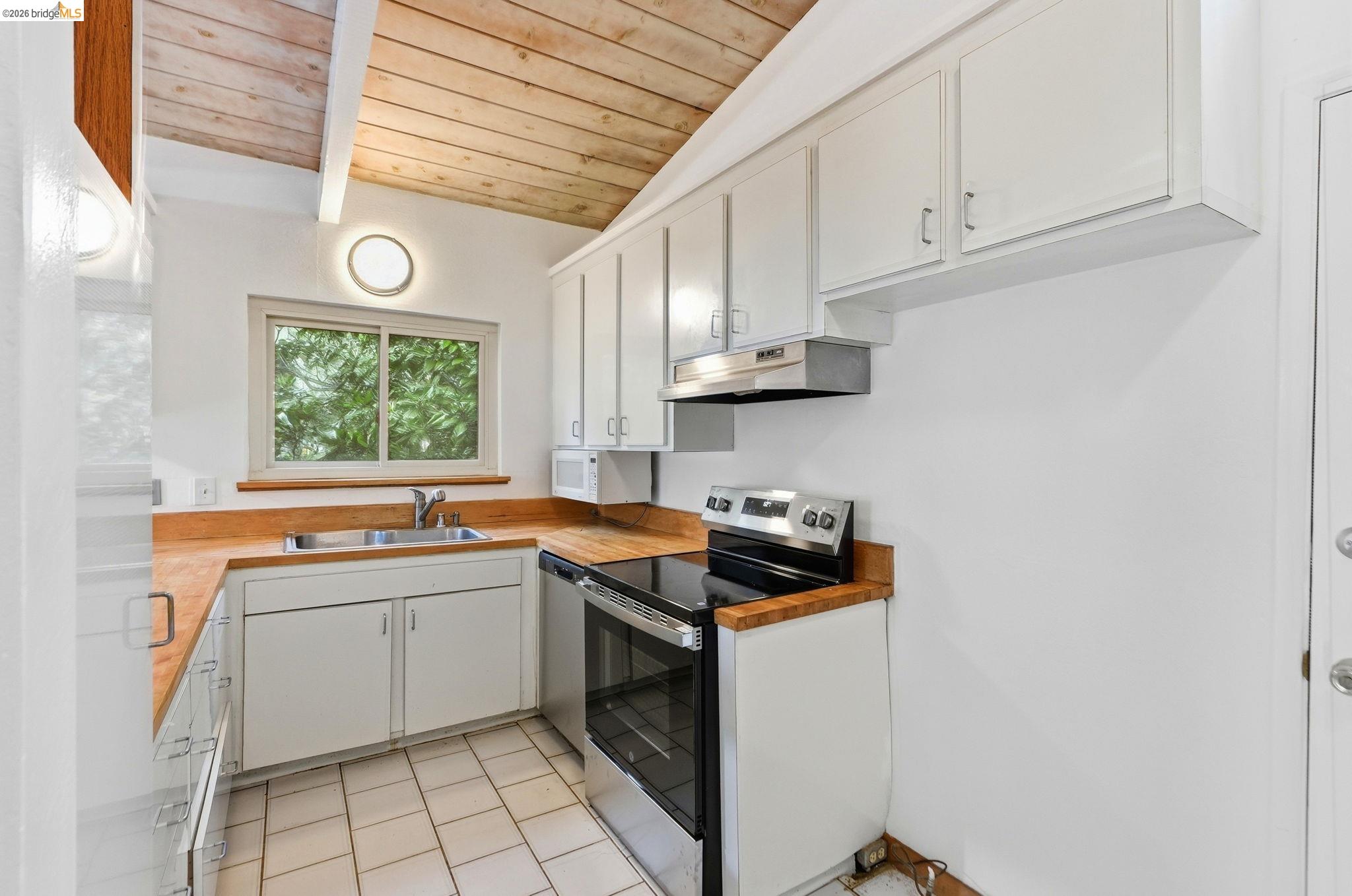 33 Eastwood Ct