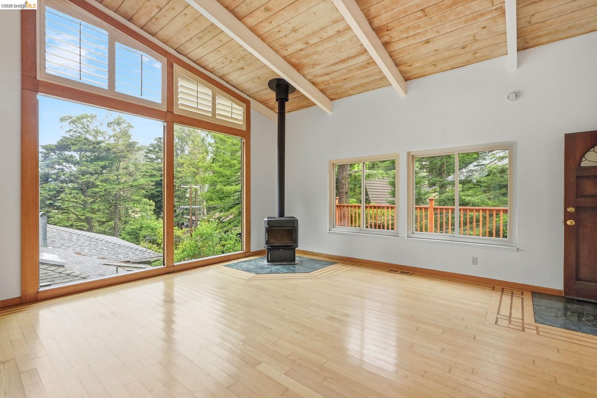 33 Eastwood Ct
