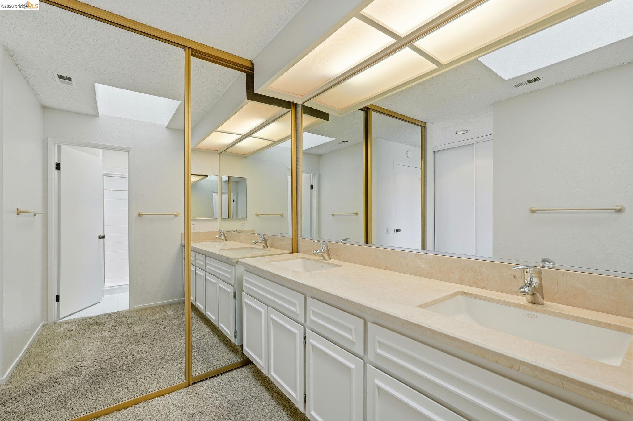 2231 Heathrow Pl