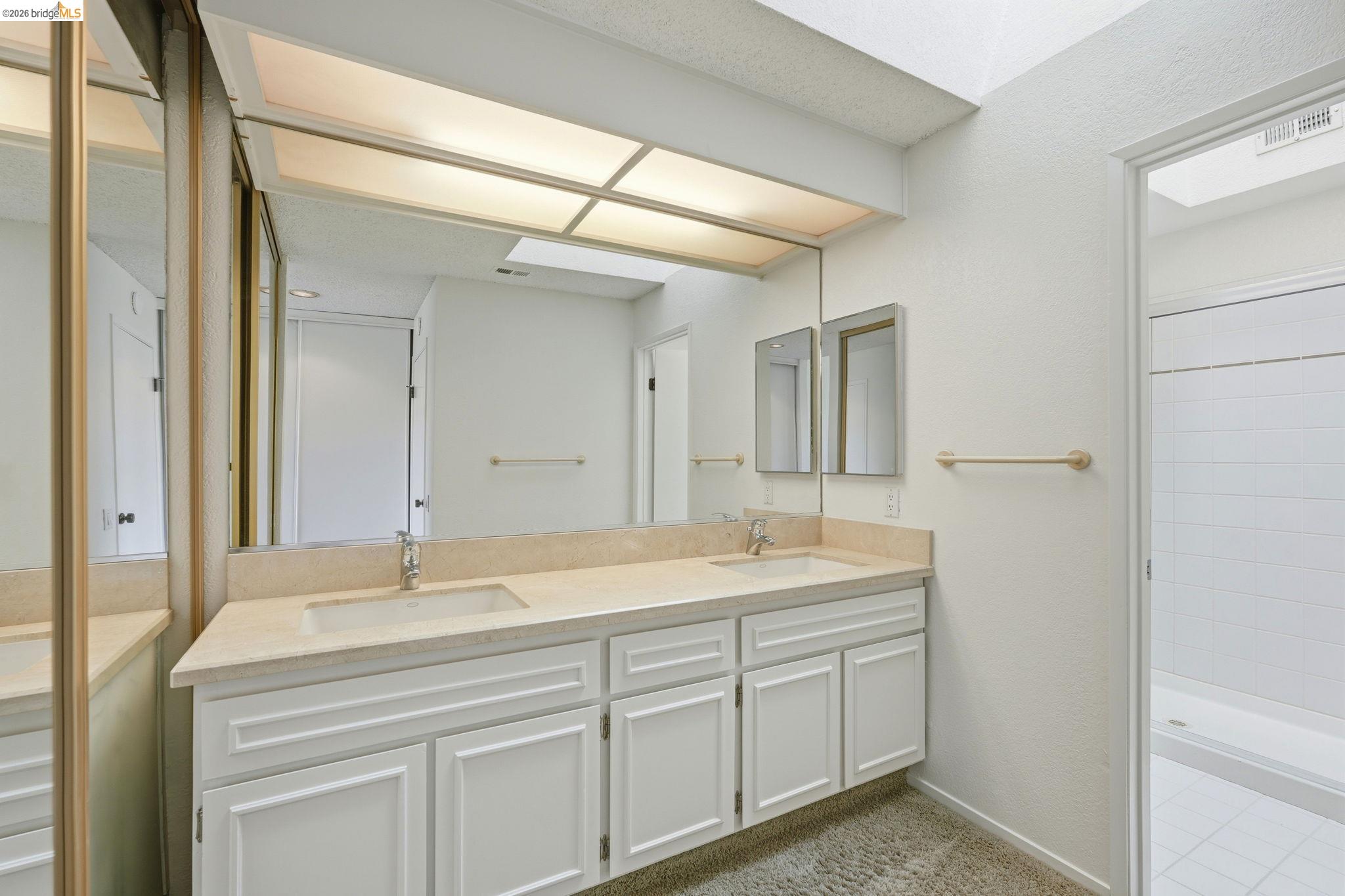 2231 Heathrow Pl