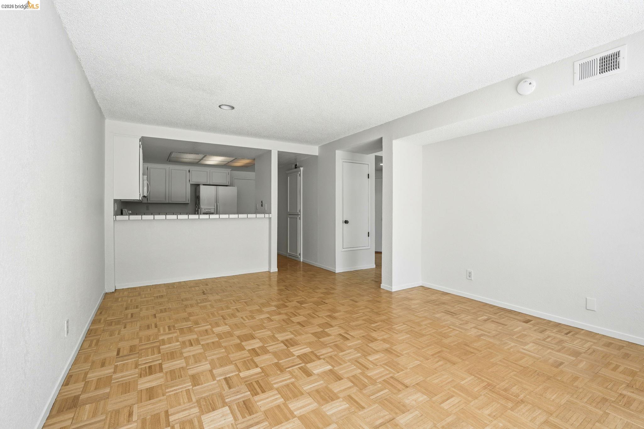 2231 Heathrow Pl