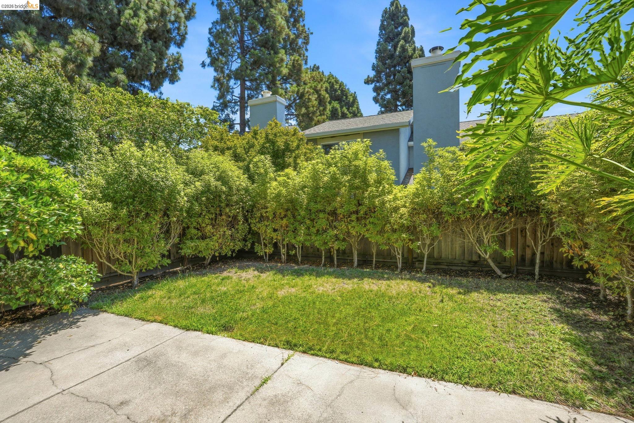 2231 Heathrow Pl