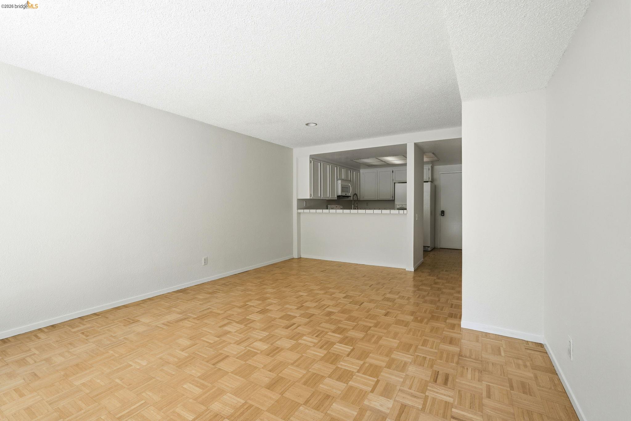 2231 Heathrow Pl