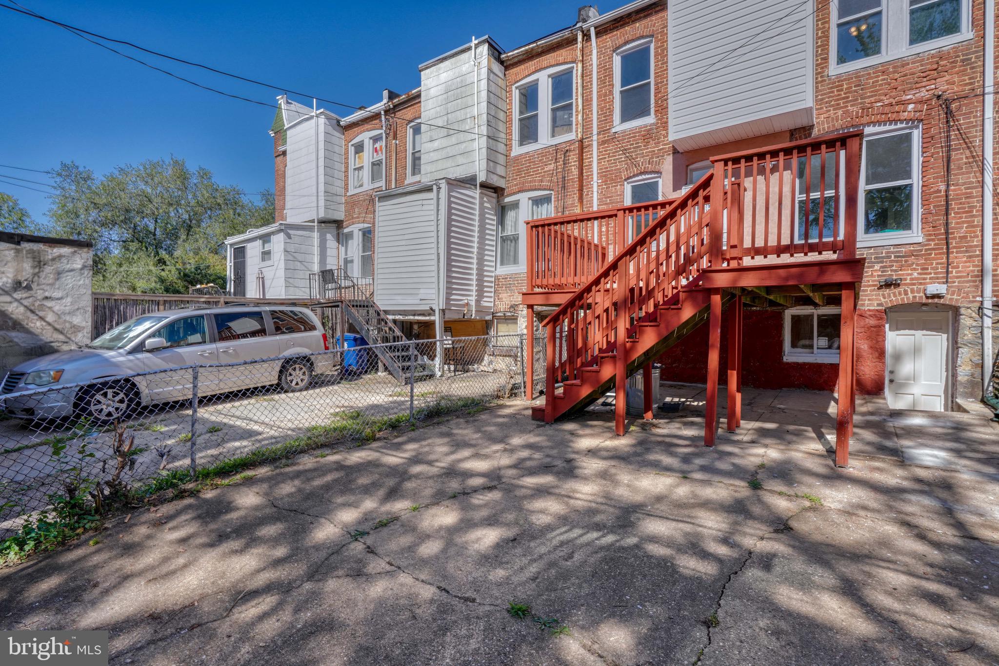 705 E 33rd STREET