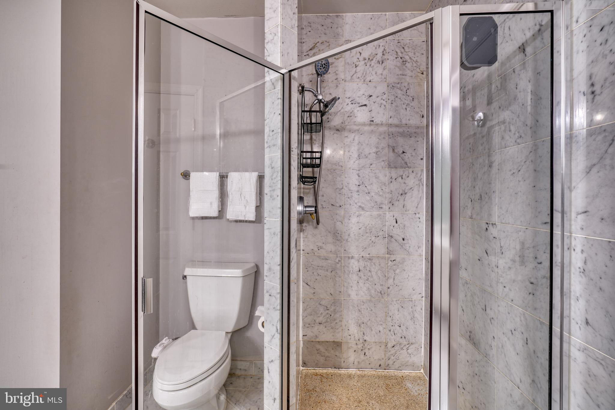 100 Harborview DRIVE Unit: 2209