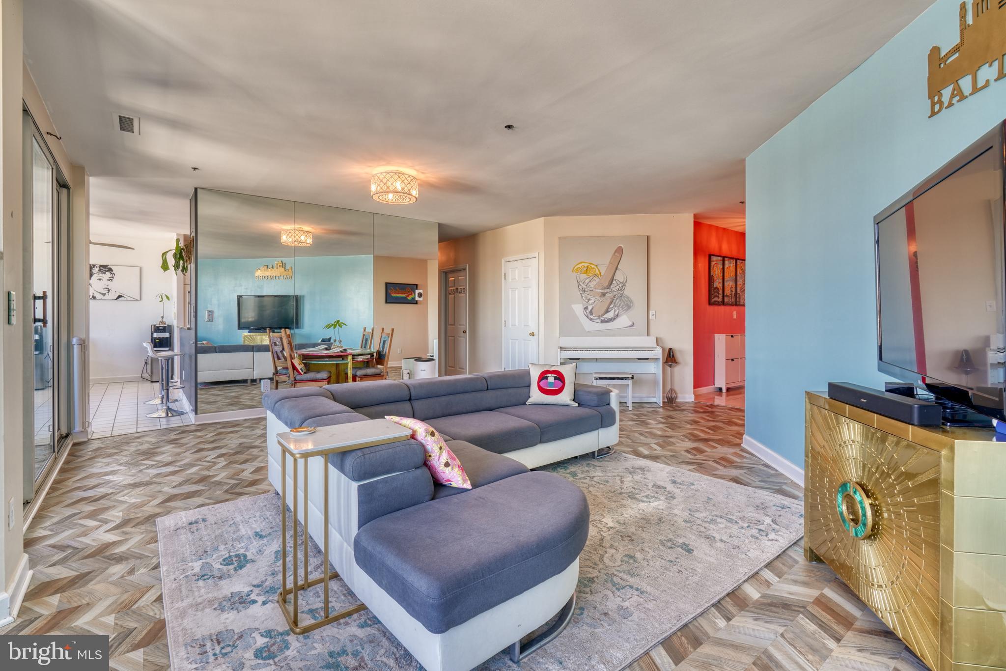 100 Harborview DRIVE Unit: 2209