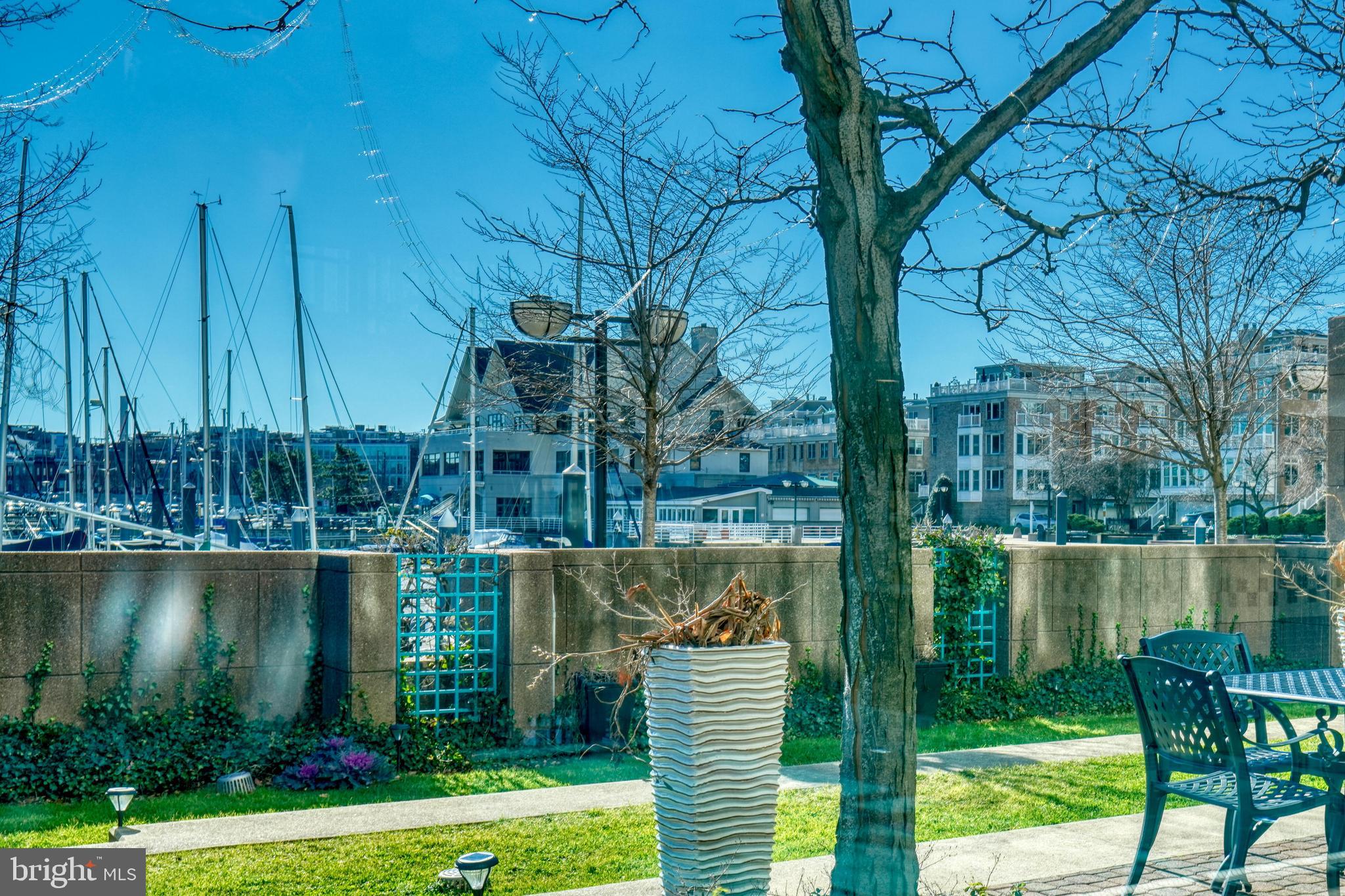 100 Harborview DRIVE Unit: 2209